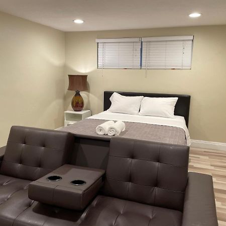 Lovely Room In Private House Near Disneyland Anaheim Exterior photo