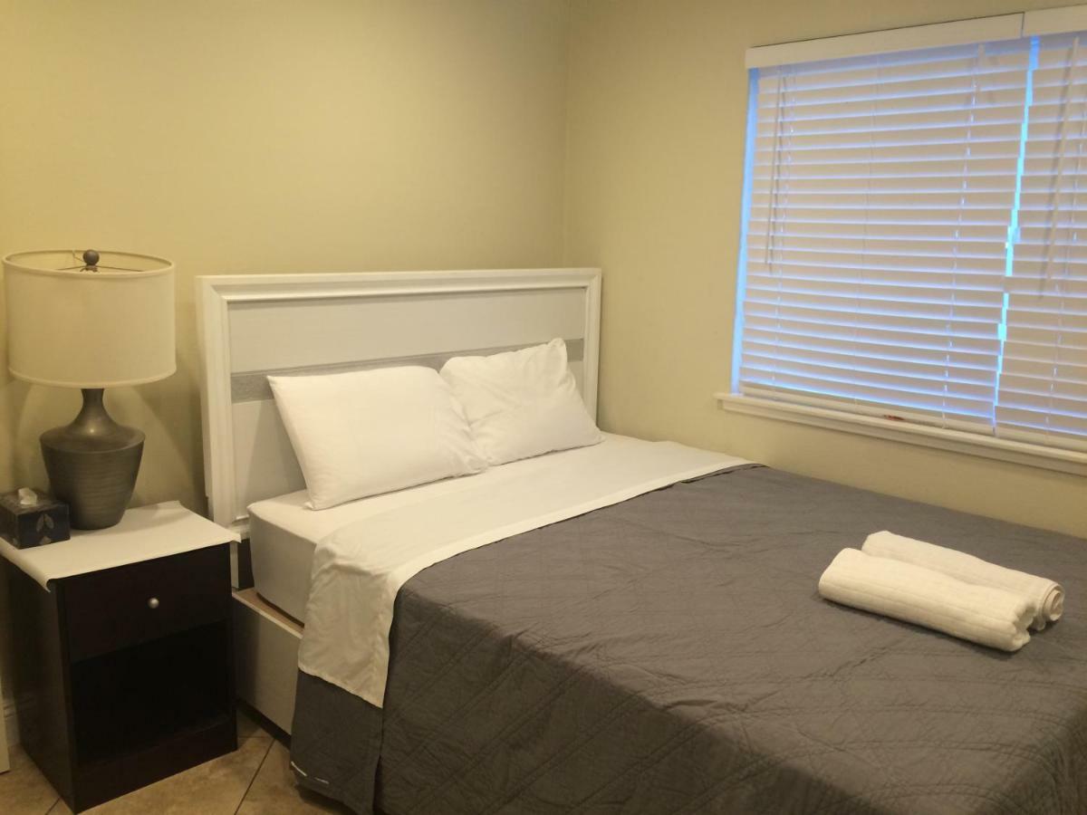 Lovely Room In Private House Near Disneyland Anaheim Exterior photo