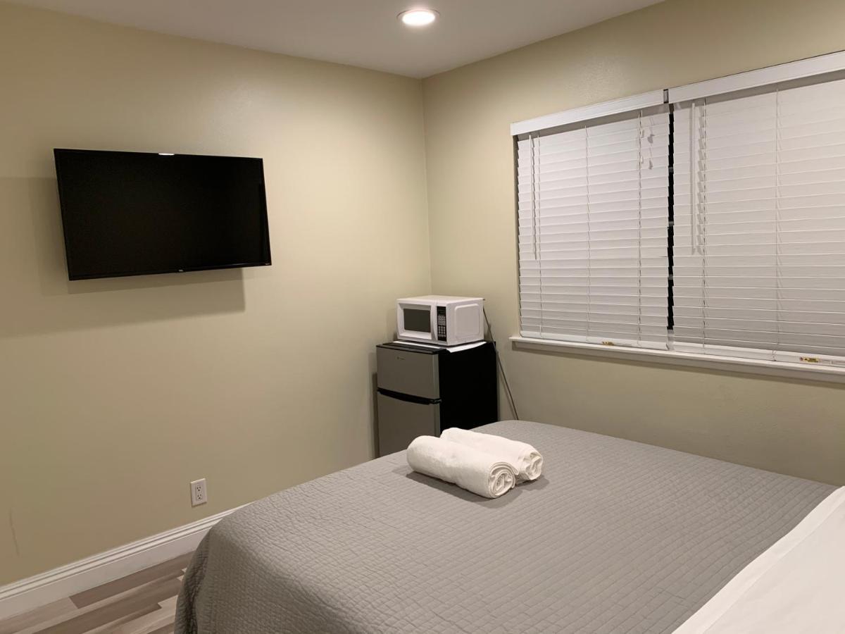 Lovely Room In Private House Near Disneyland Anaheim Exterior photo