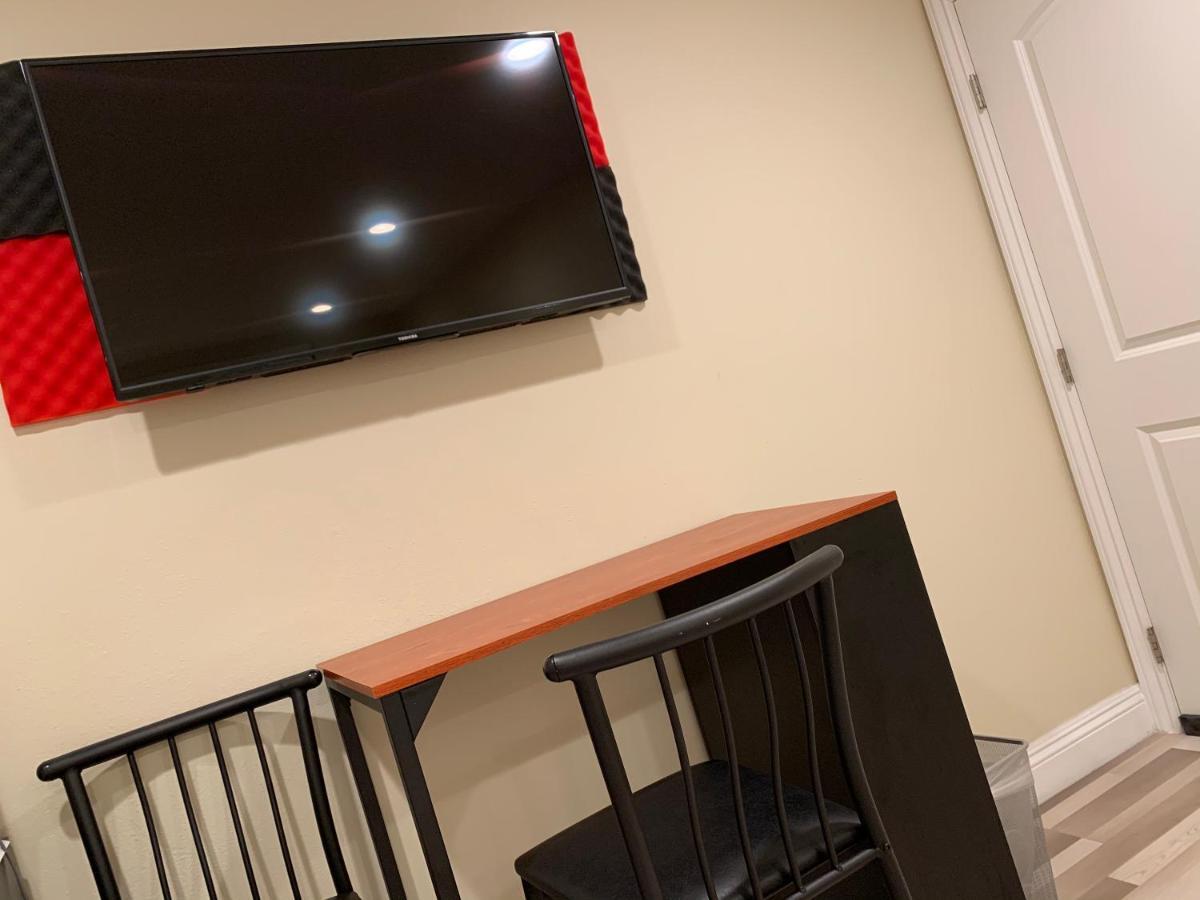 Lovely Room In Private House Near Disneyland Anaheim Exterior photo