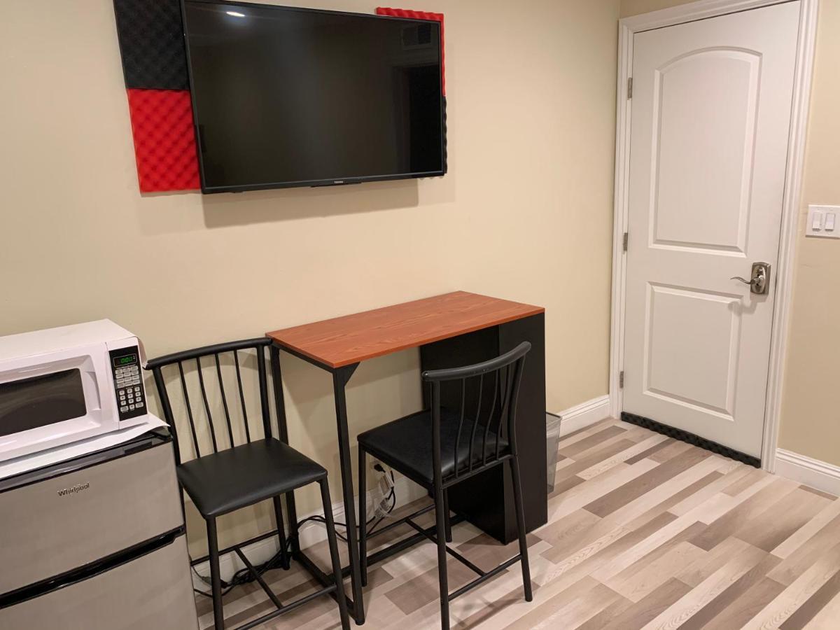 Lovely Room In Private House Near Disneyland Anaheim Exterior photo